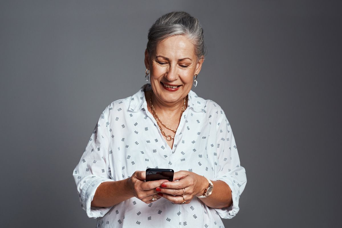 smartphone senior
