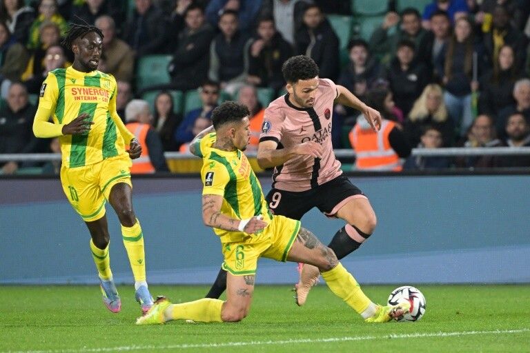 Ligue 1: sans éclat, Paris accroché à Nantes