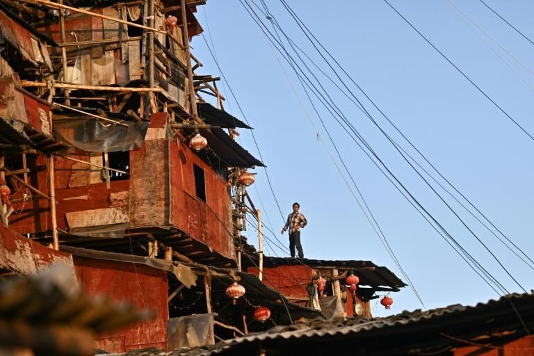 En Chine, un homme défie les ordres de démolition avec une maison insolite